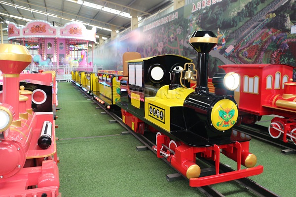 amusement train ride for playground